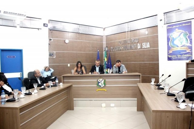 Câmara Municipal de Petrolândia realiza Sessão Ordinária e vereadores abordam melhorias para população