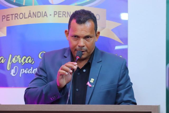 Vereador Jadinho da Clínica destaca importância do acesso à água e reforça compromisso com a população durante sessão da Câmara